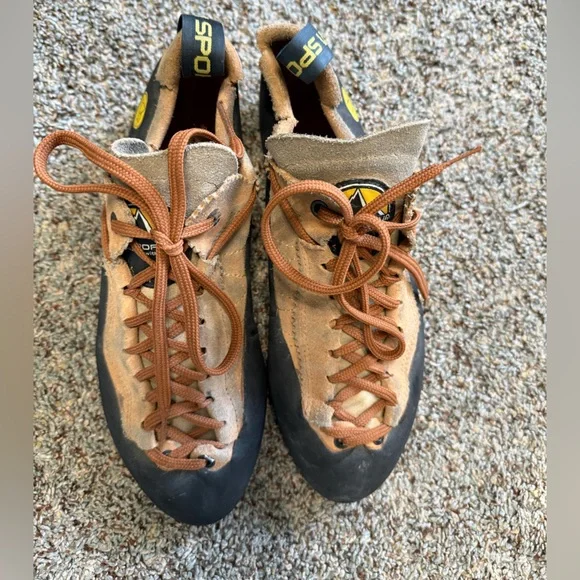 La Sportiva MythosClimbing Shoes 41